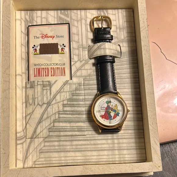 Disney Sleeping Beauty Limited Edition Watch - Picture 12 of 13